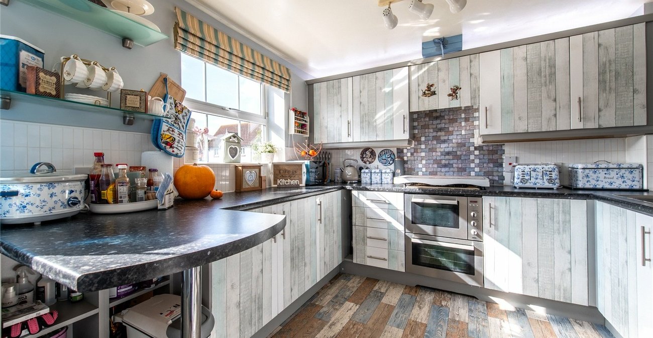 4 bedroom property for sale in Gillingham | Robinson Michael & Jackson