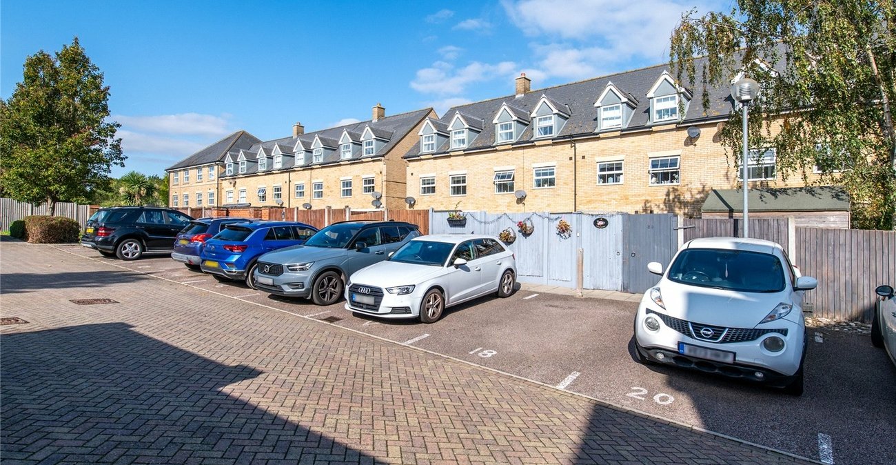 4 bedroom property for sale in Gillingham | Robinson Michael & Jackson