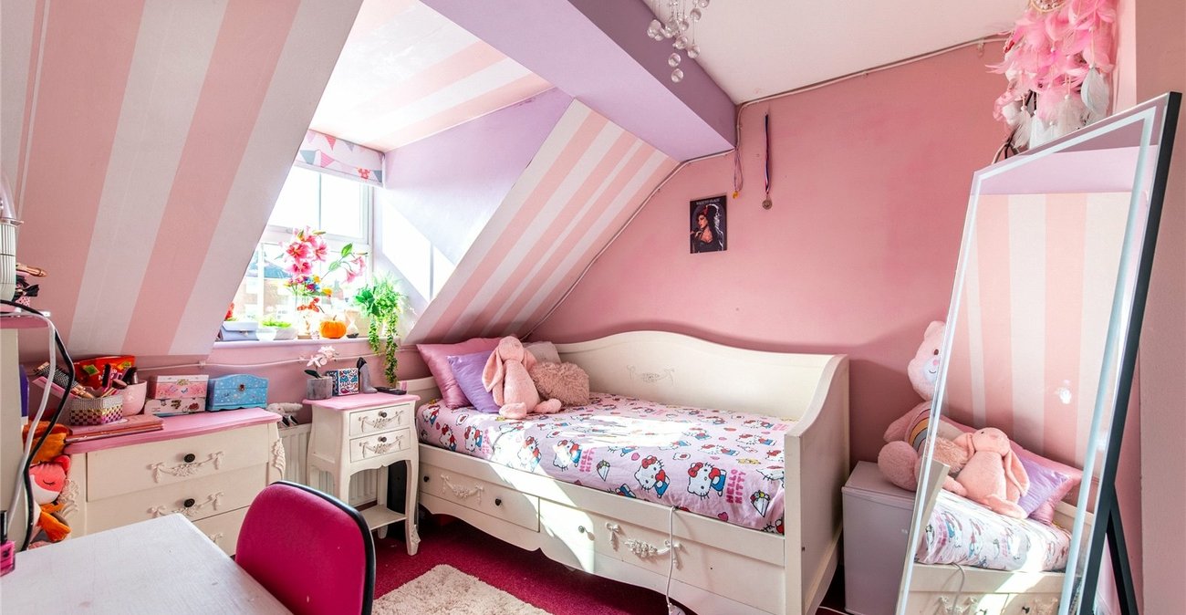 4 bedroom property for sale in Gillingham | Robinson Michael & Jackson