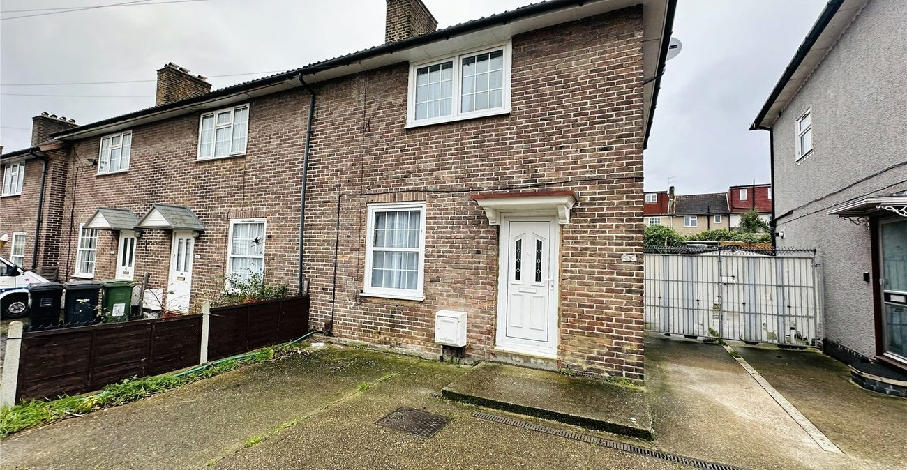 3 bedroom house for sale in Bromley | Robinson Jackson