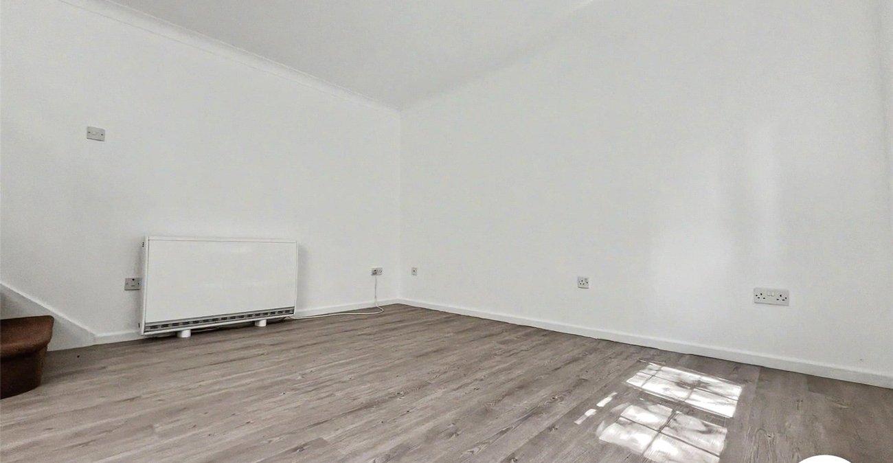 1 bedroom house for sale in Chatham | Robinson Michael & Jackson