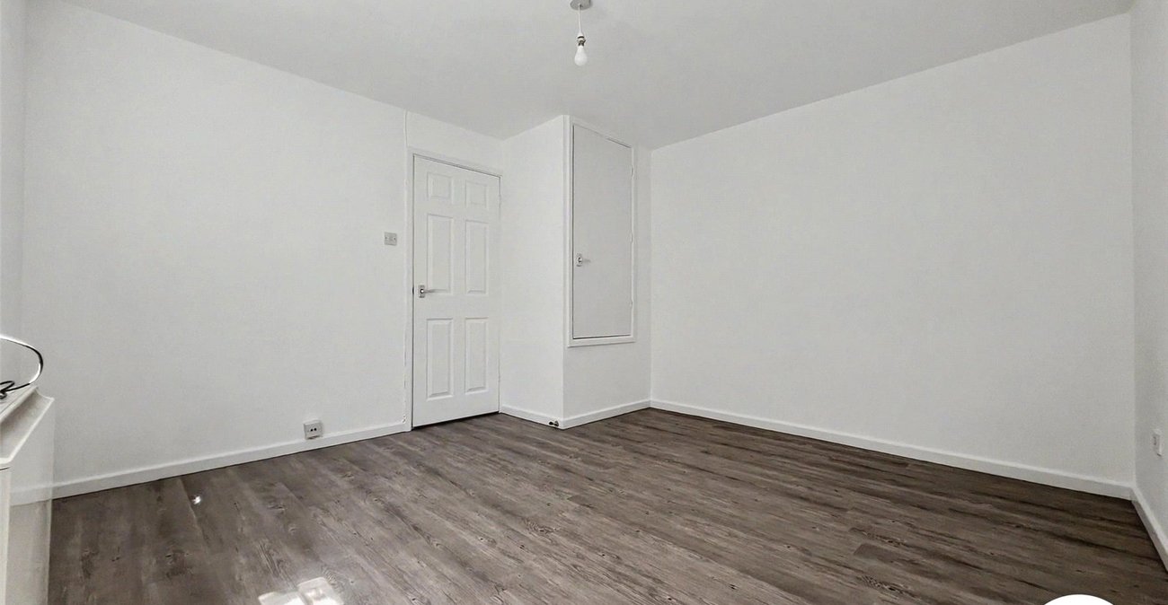 1 bedroom house for sale in Chatham | Robinson Michael & Jackson