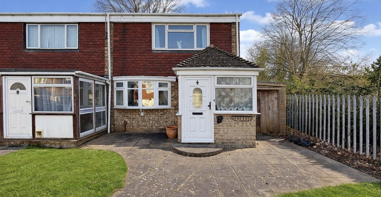 2 bedroom house for sale in Rainham | Robinson Michael & Jackson