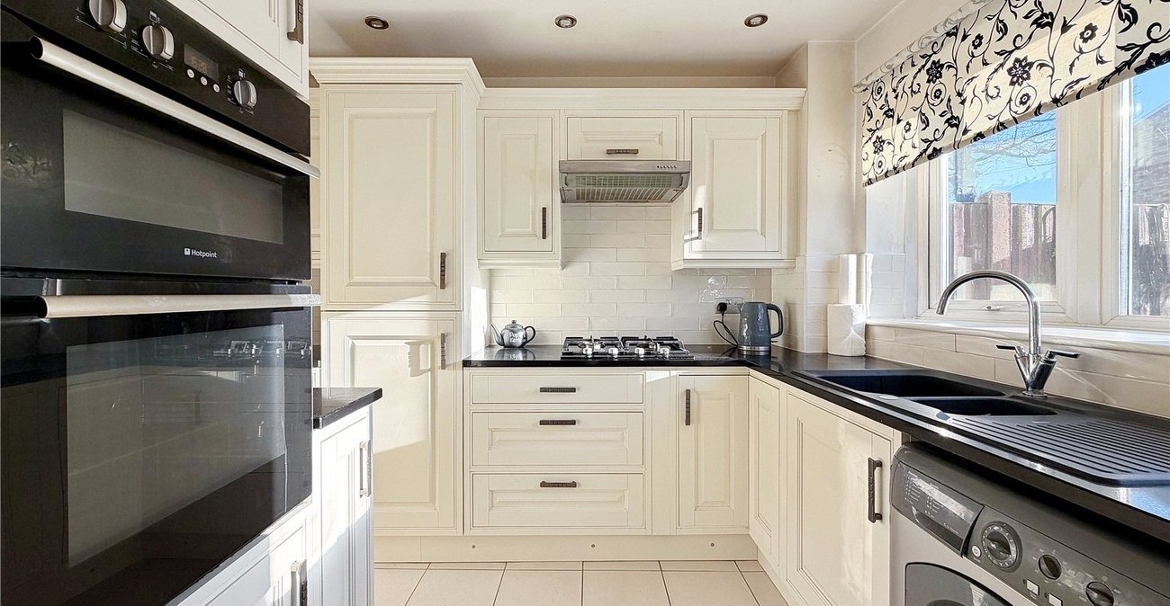 2 bedroom house for sale in Rainham | Robinson Michael & Jackson