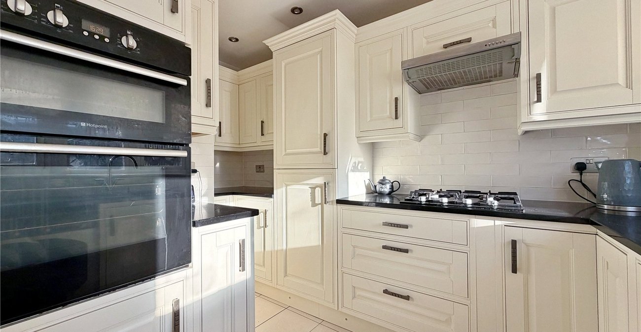 2 bedroom house for sale in Rainham | Robinson Michael & Jackson