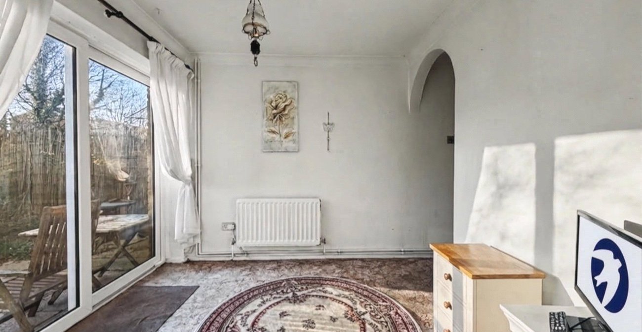 2 bedroom house for sale in Rainham | Robinson Michael & Jackson