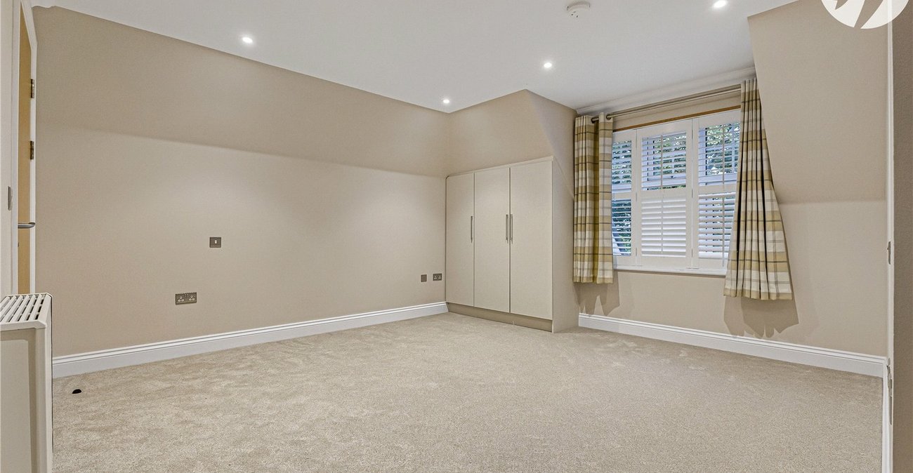 2 bedroom property for sale in Hextable | Robinson Jackson