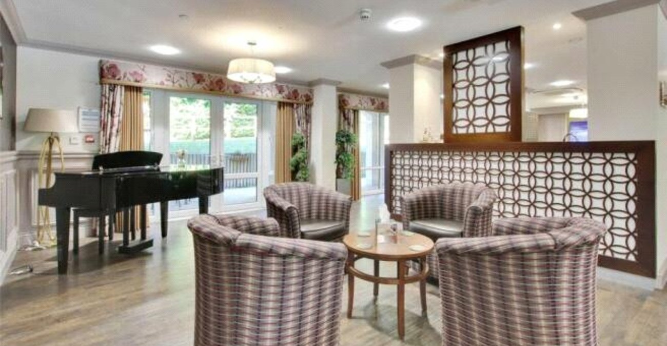 2 bedroom property for sale in Hextable | Robinson Jackson