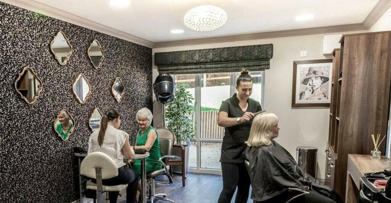 2 bedroom property for sale in Hextable | Robinson Jackson