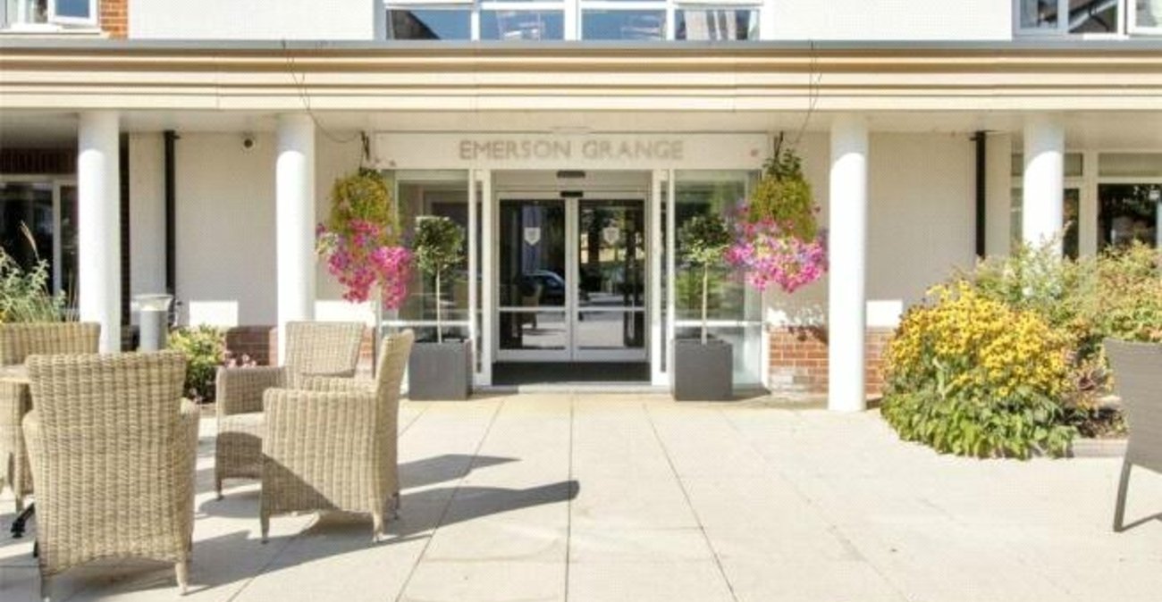 2 bedroom property for sale in Hextable | Robinson Jackson