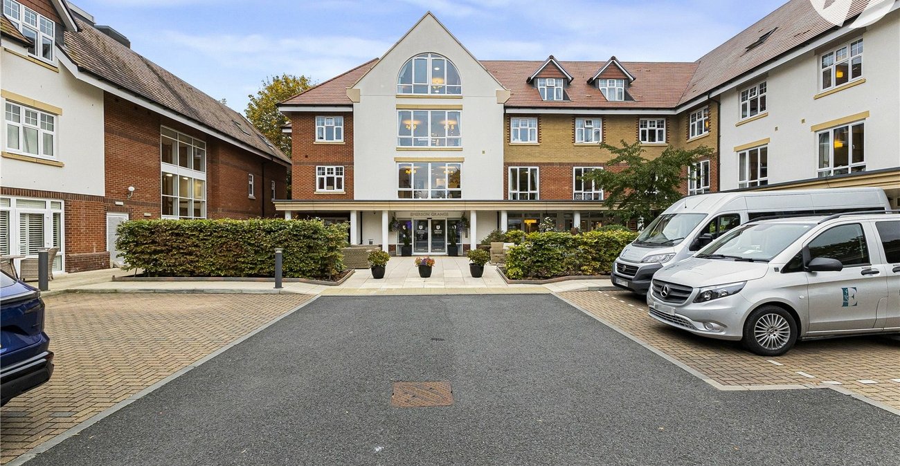 2 bedroom property for sale in Hextable | Robinson Jackson