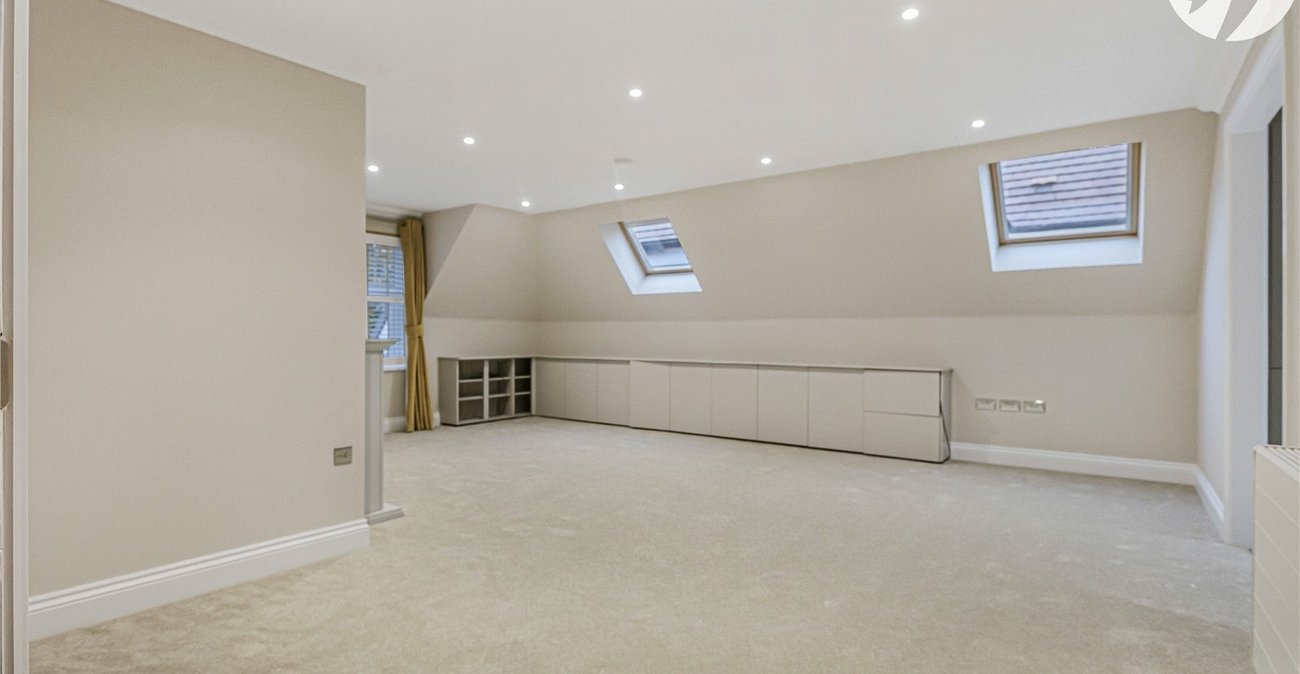 2 bedroom property for sale in Hextable | Robinson Jackson