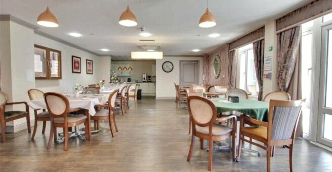 2 bedroom property for sale in Hextable | Robinson Jackson