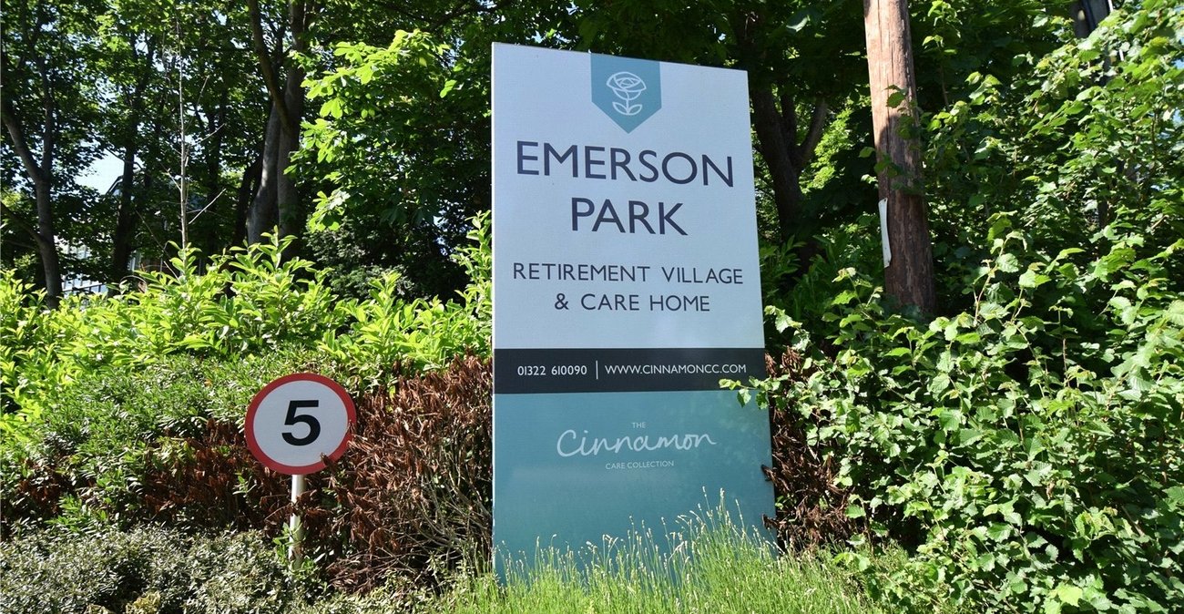 2 bedroom property for sale in Hextable | Robinson Jackson