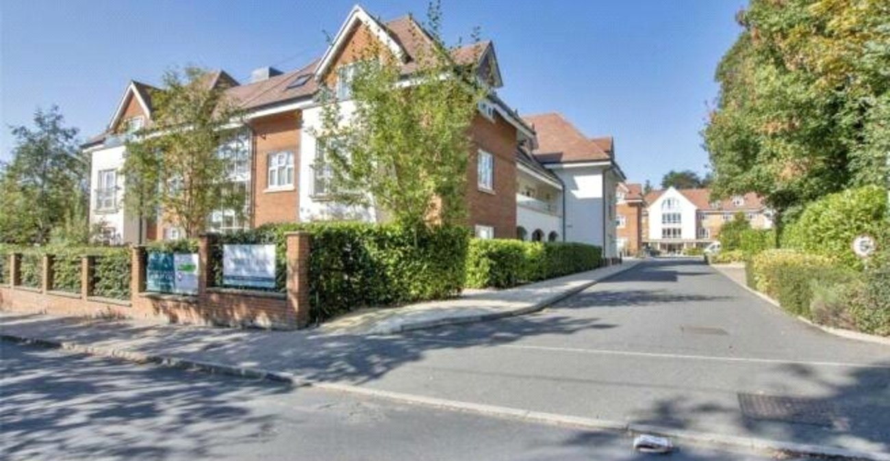 2 bedroom property for sale in Hextable | Robinson Jackson