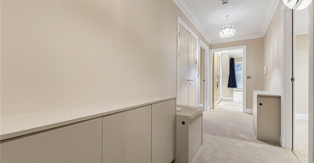 2 bedroom property for sale in Hextable | Robinson Jackson