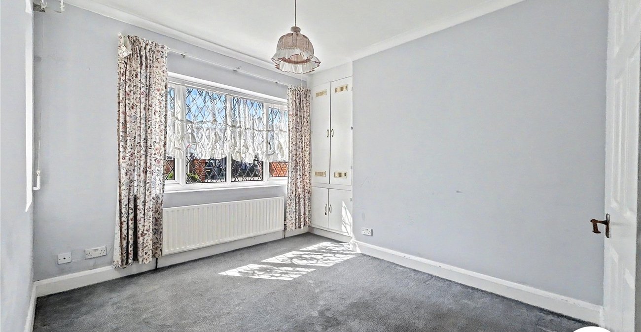 4 bedroom bungalow for sale in Sidcup | Robinson Jackson