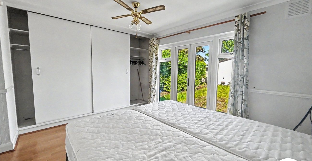 4 bedroom bungalow for sale in Sidcup | Robinson Jackson