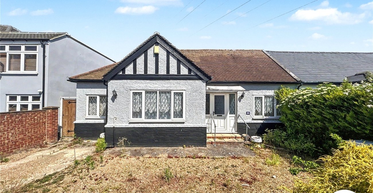 4 bedroom bungalow for sale in Sidcup | Robinson Jackson