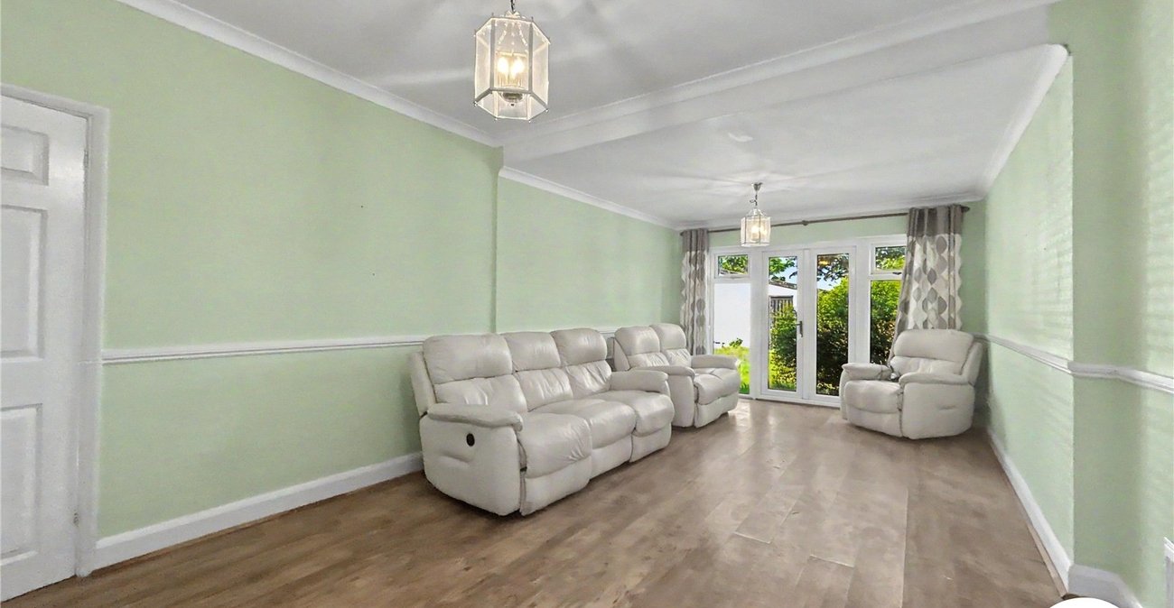 4 bedroom bungalow for sale in Sidcup | Robinson Jackson
