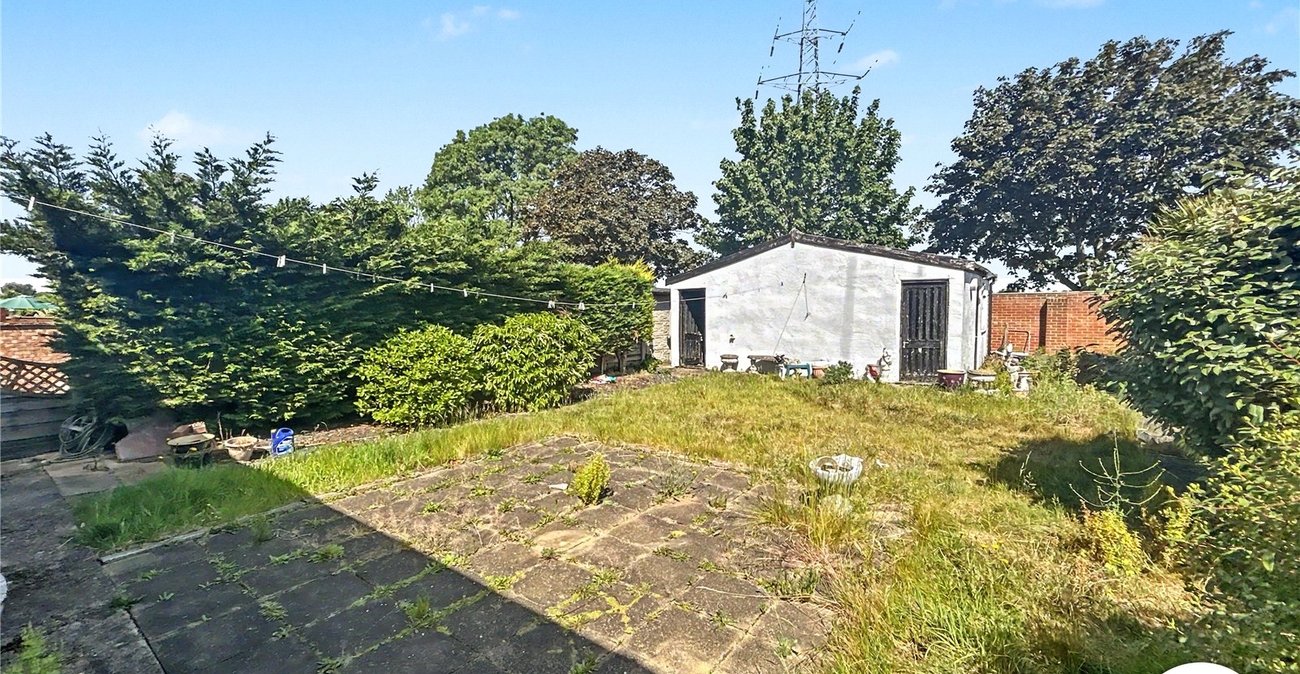 4 bedroom bungalow for sale in Sidcup | Robinson Jackson
