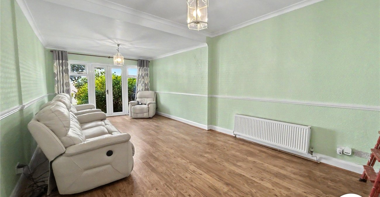4 bedroom bungalow for sale in Sidcup | Robinson Jackson