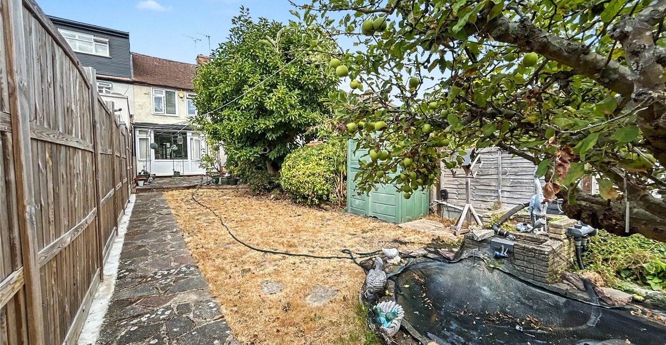 2 bedroom house for sale in Sidcup | Robinson Jackson