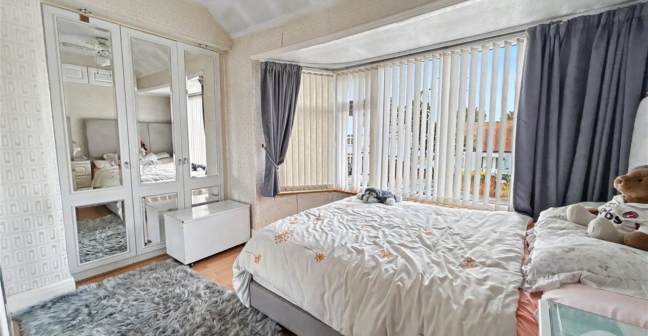 2 bedroom house for sale in Sidcup | Robinson Jackson
