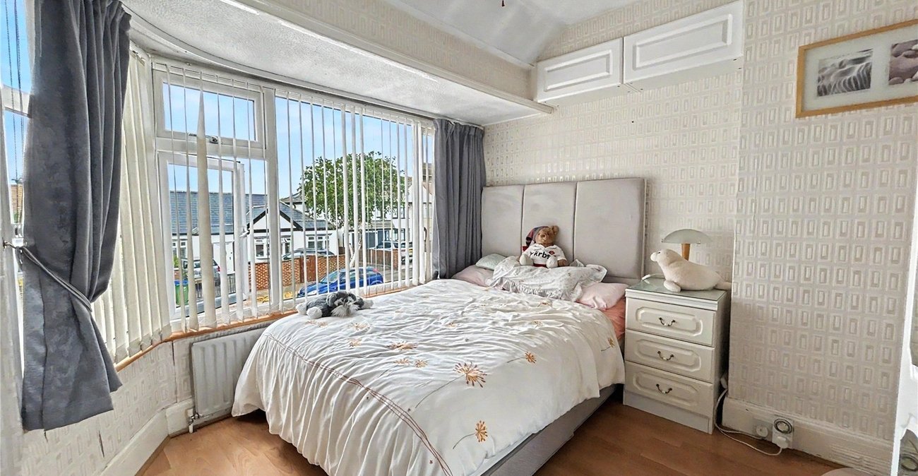 2 bedroom house for sale in Sidcup | Robinson Jackson