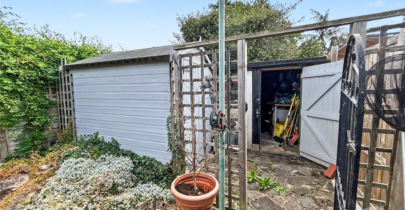 2 bedroom house for sale in Sidcup | Robinson Jackson