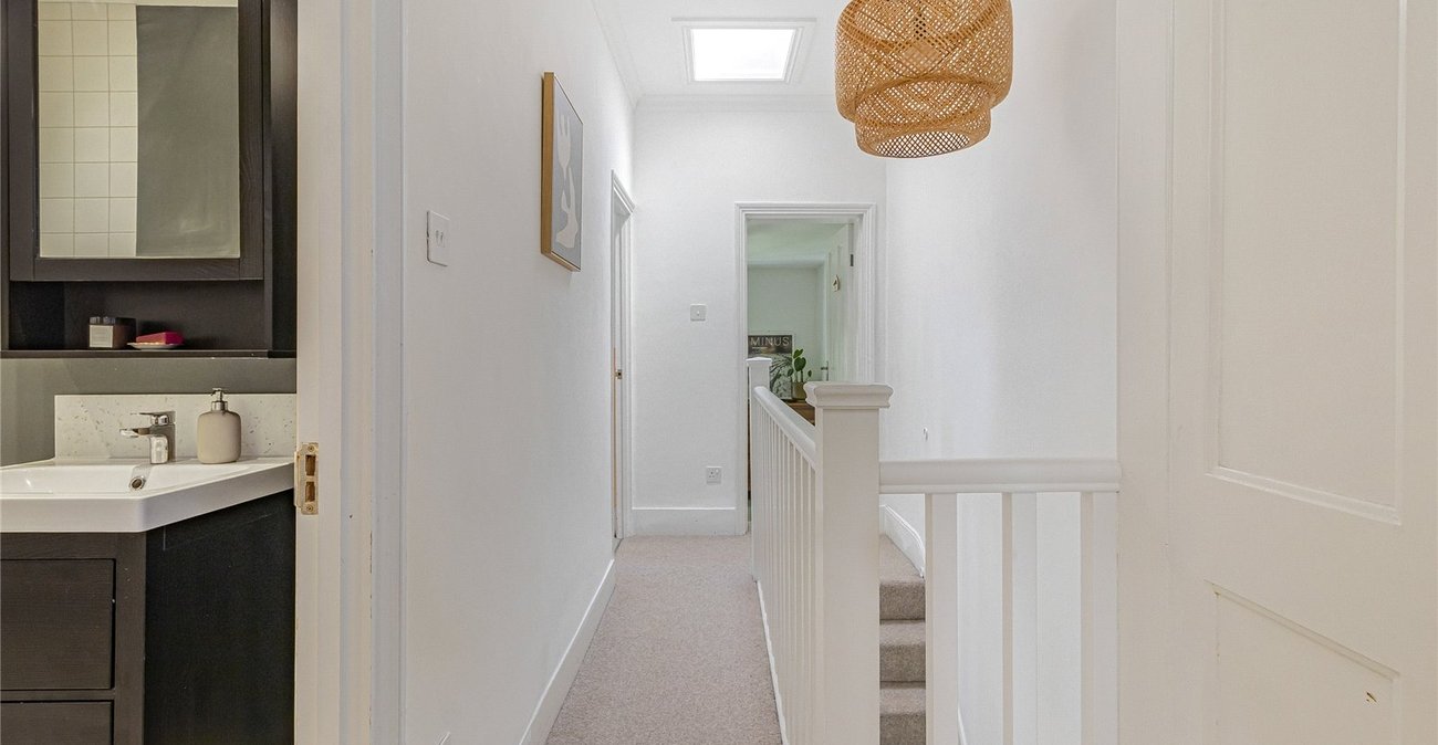 3 bedroom house for sale in Plumstead Common | Robinson Jackson