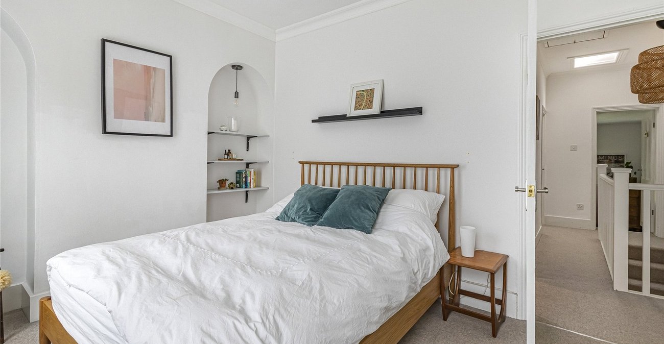 3 bedroom house for sale in Plumstead Common | Robinson Jackson