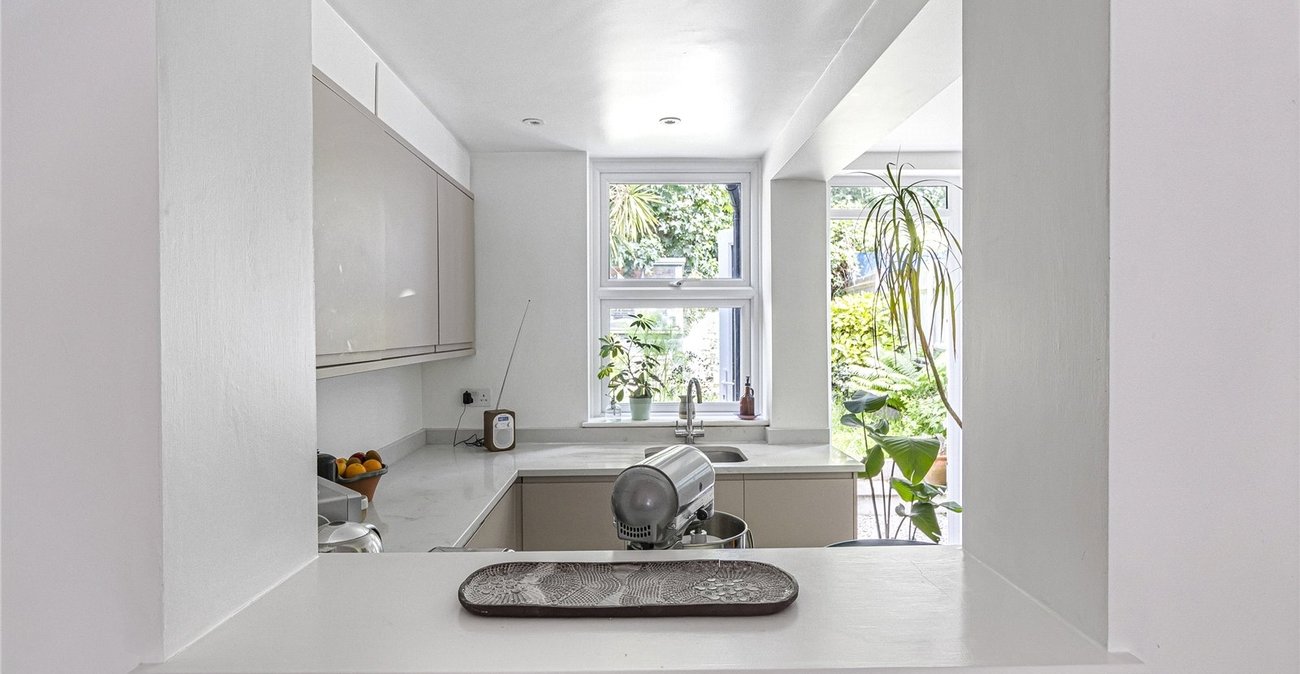 3 bedroom house for sale in Plumstead Common | Robinson Jackson