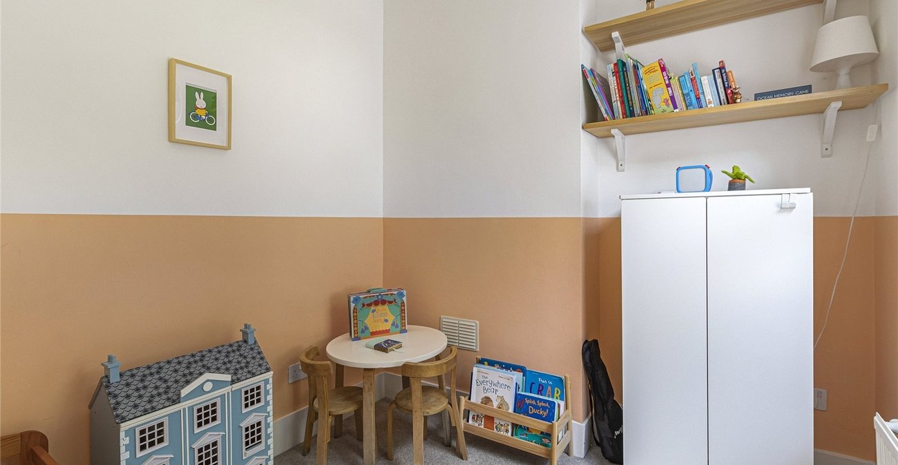 3 bedroom house for sale in Plumstead Common | Robinson Jackson