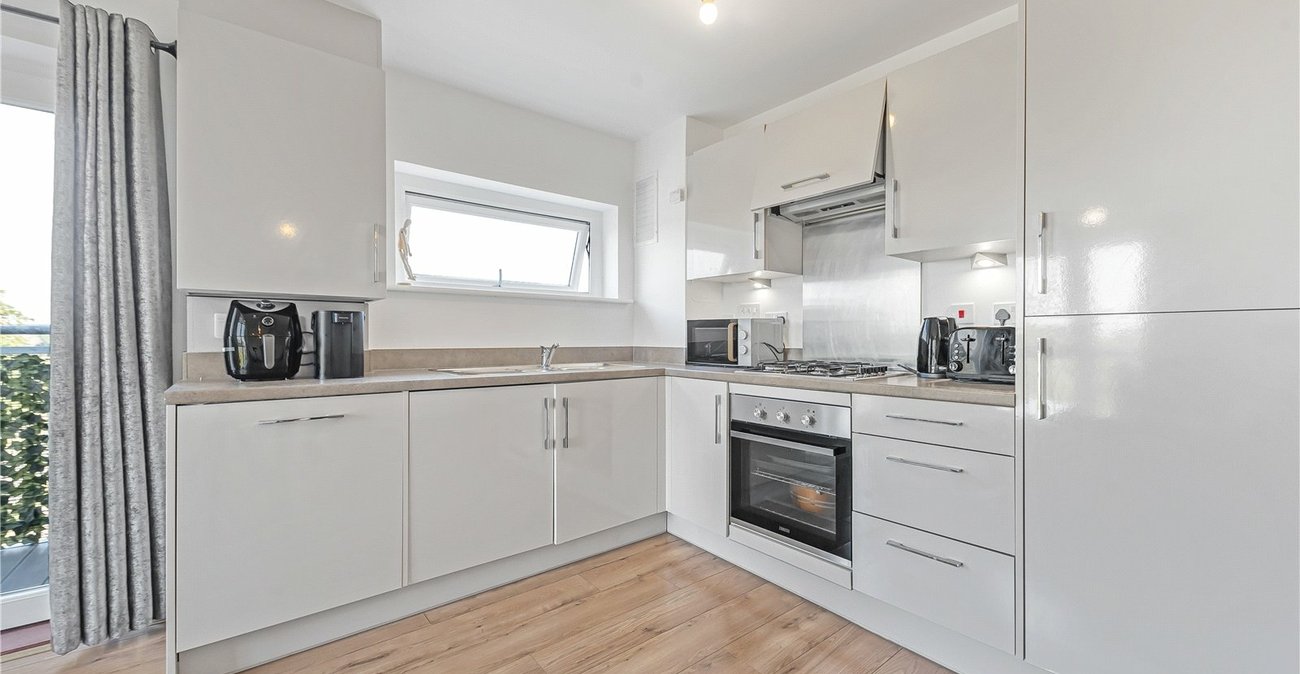 2 bedroom property for sale in Dartford | Robinson Jackson