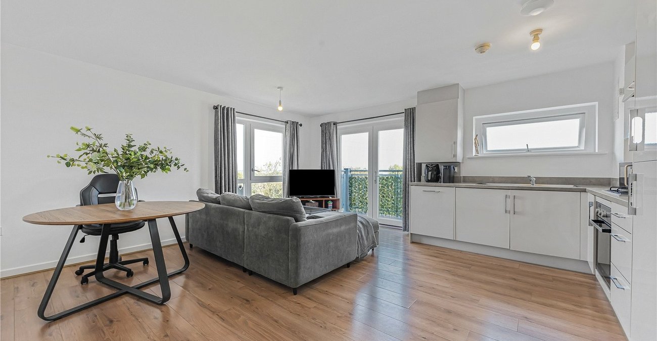 2 bedroom property for sale in Dartford | Robinson Jackson