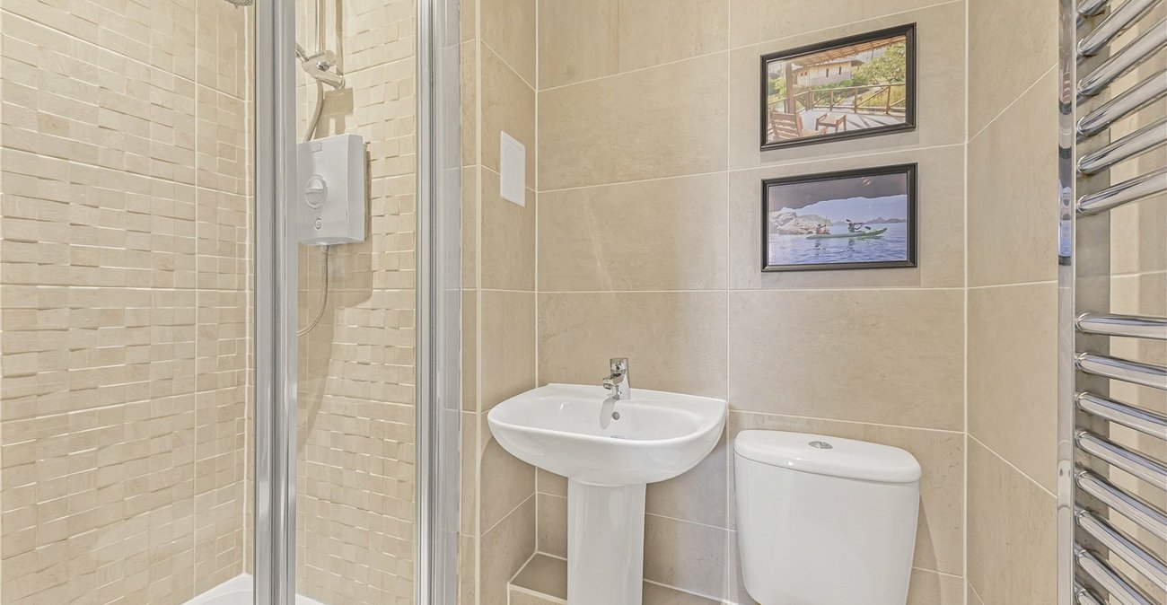 2 bedroom property for sale in Dartford | Robinson Jackson