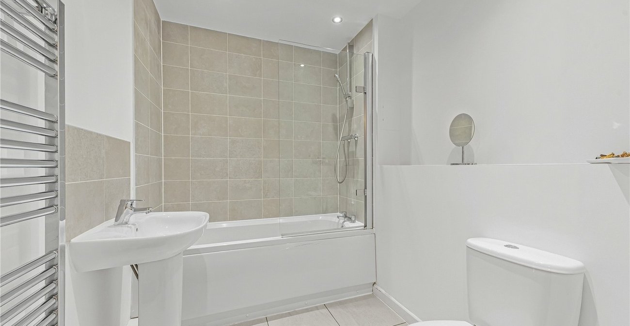 2 bedroom property for sale in Dartford | Robinson Jackson