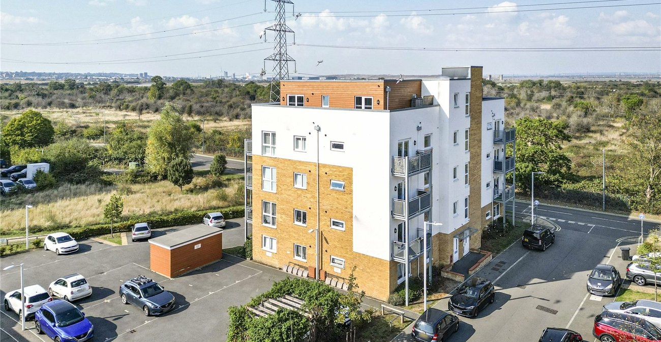 2 bedroom property for sale in Dartford | Robinson Jackson