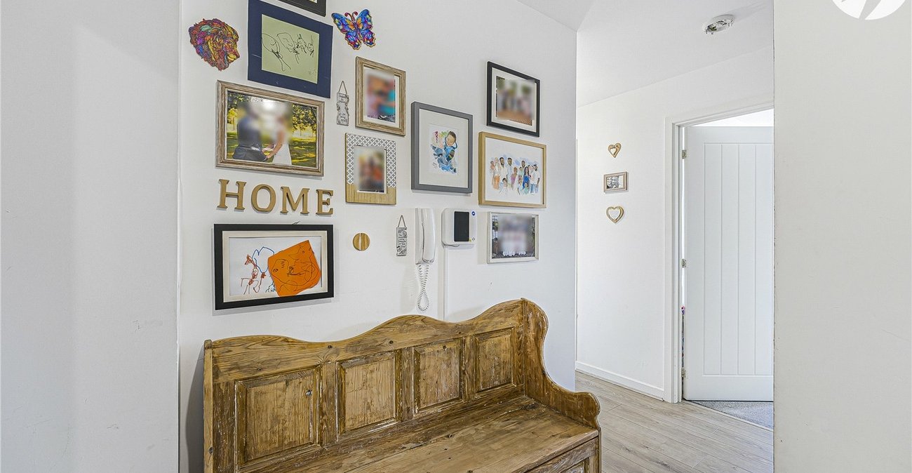 2 bedroom property for sale in Dartford | Robinson Jackson