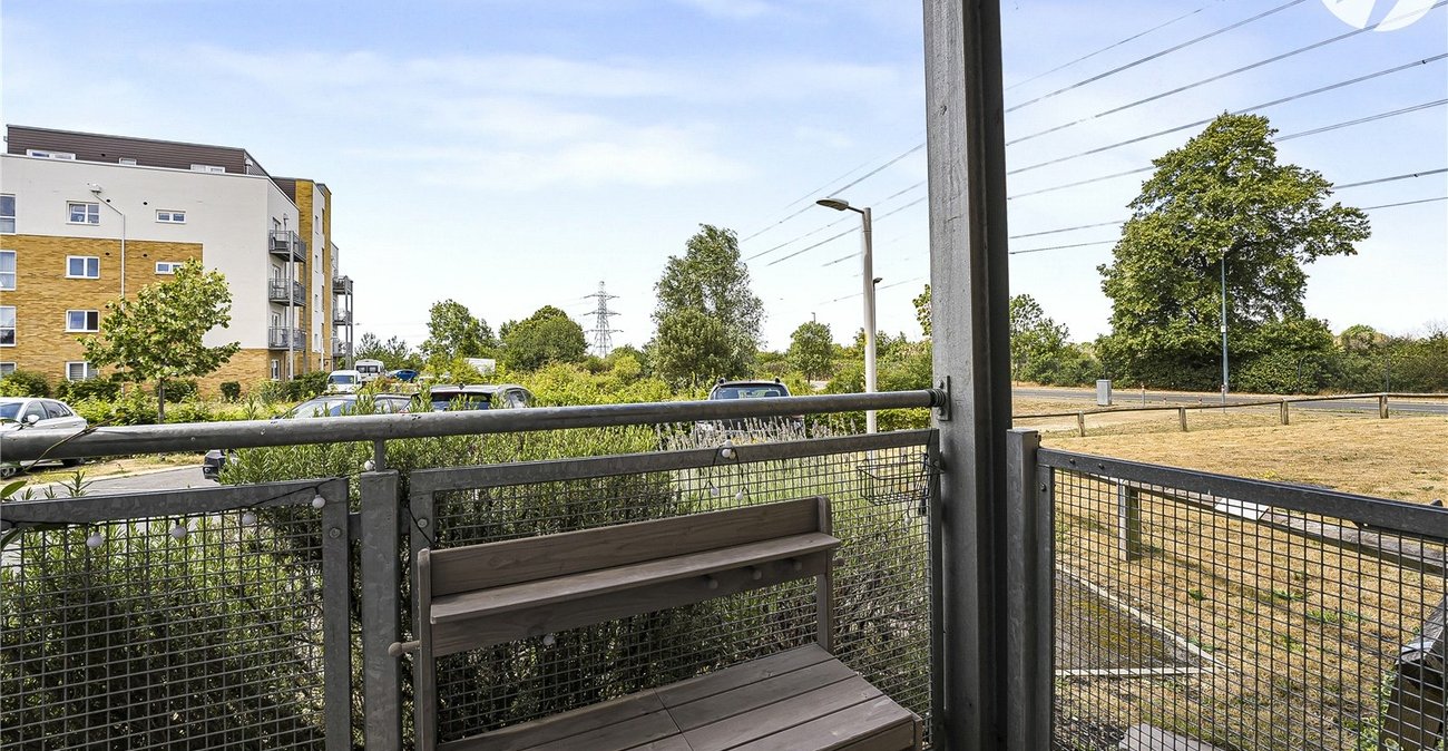 2 bedroom property for sale in Dartford | Robinson Jackson