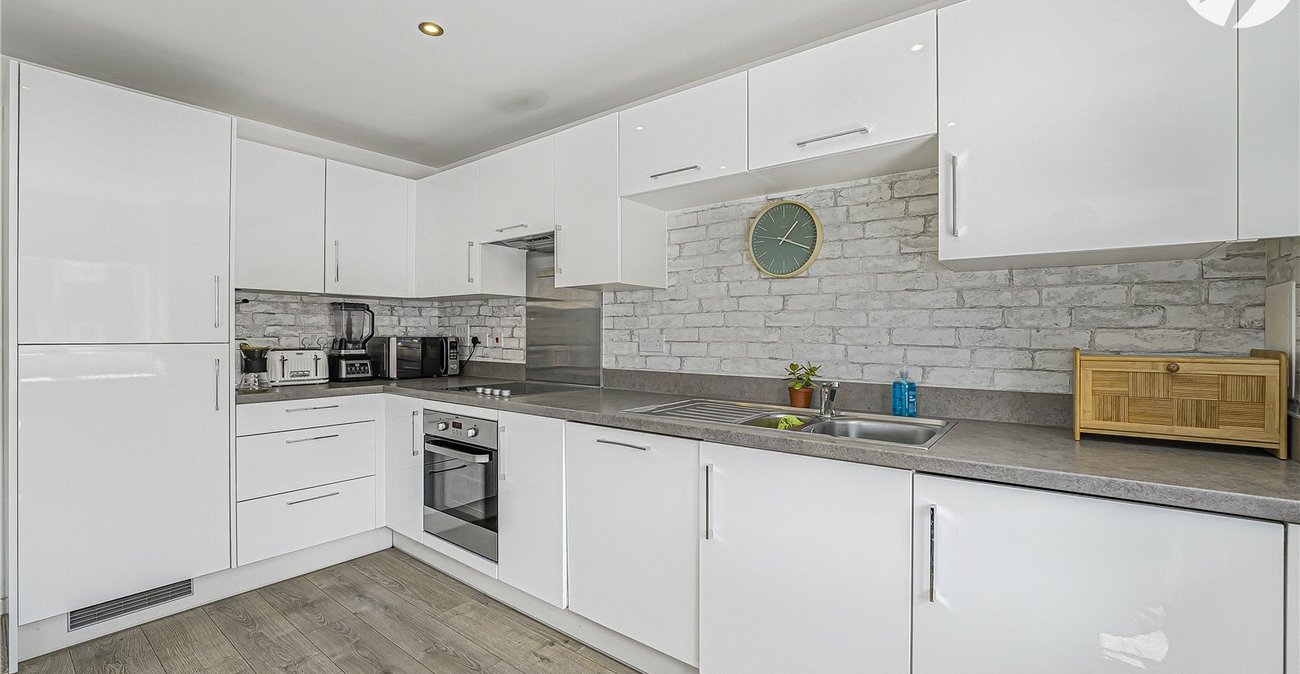 2 bedroom property for sale in Dartford | Robinson Jackson
