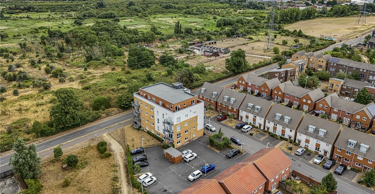 2 bedroom property for sale in Dartford | Robinson Jackson