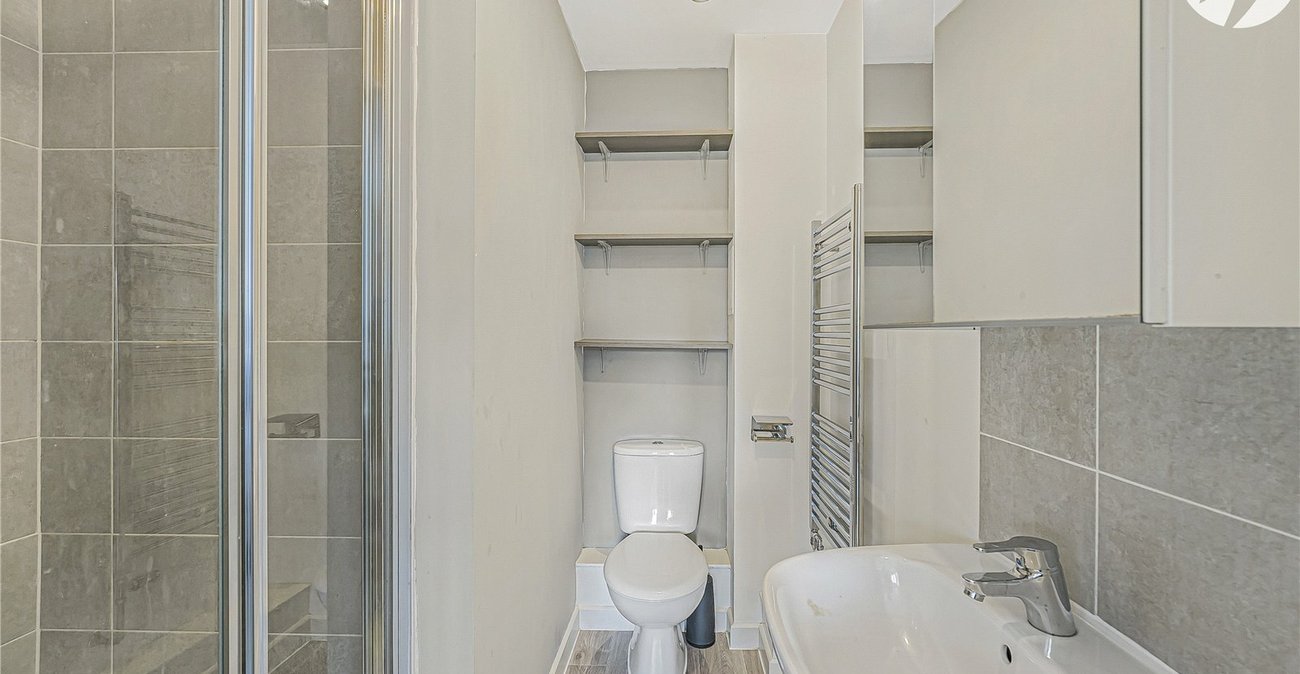 2 bedroom property for sale in Dartford | Robinson Jackson