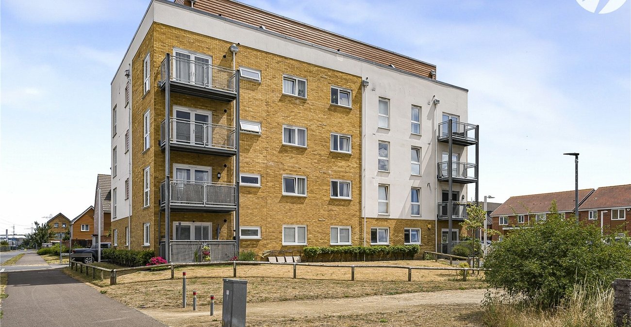 2 bedroom property for sale in Dartford | Robinson Jackson