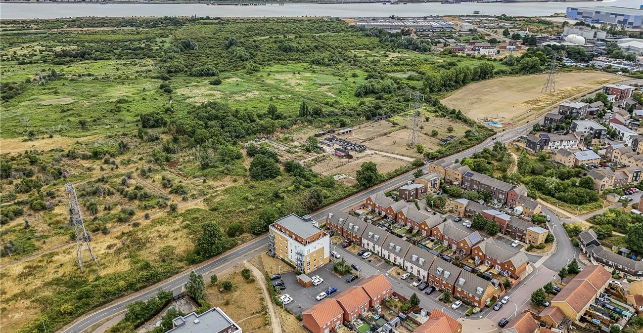 2 bedroom property for sale in Dartford | Robinson Jackson