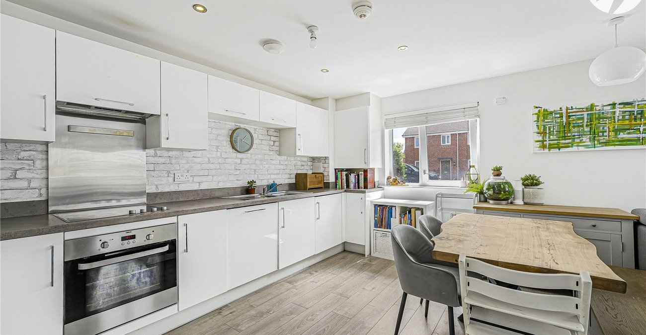 2 bedroom property for sale in Dartford | Robinson Jackson
