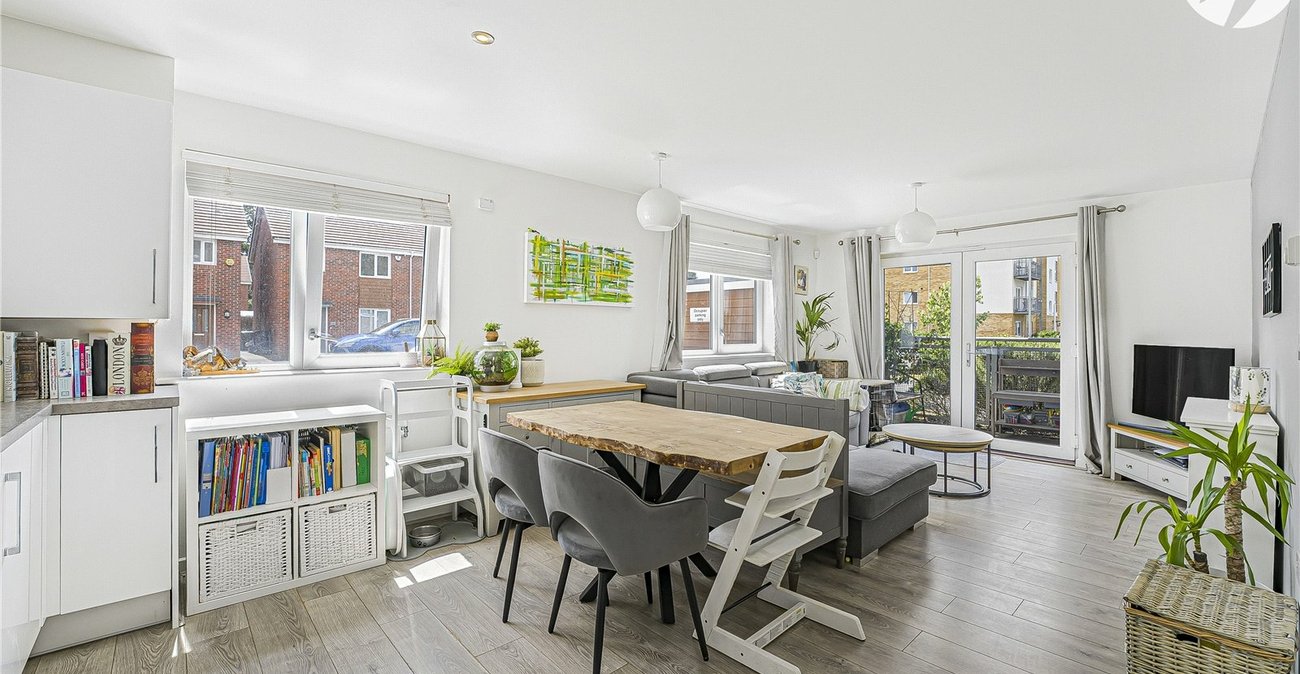 2 bedroom property for sale in Dartford | Robinson Jackson
