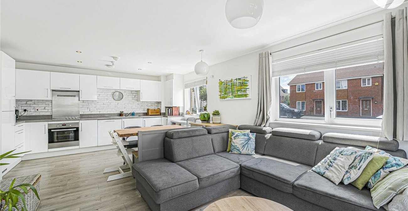 2 bedroom property for sale in Dartford | Robinson Jackson