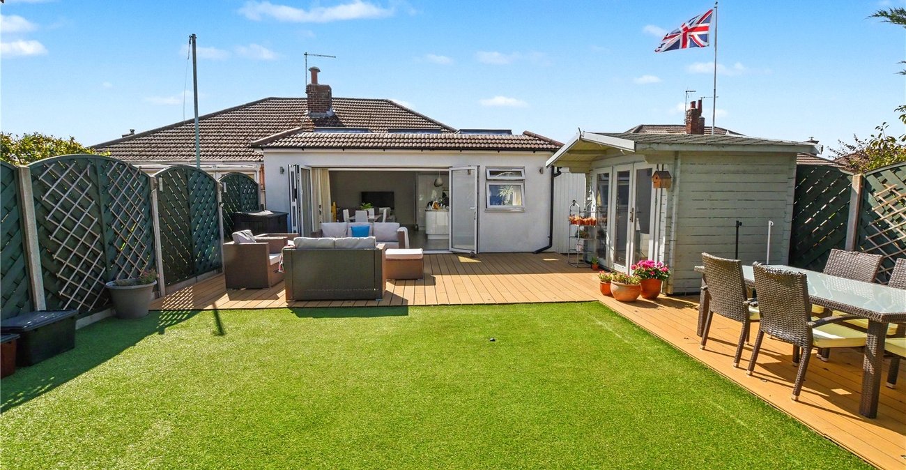 2 bedroom bungalow for sale in Bexleyheath | Robinson Jackson